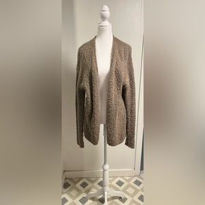 GAP cozy mid length sweater size L no damage good condition smoke free home